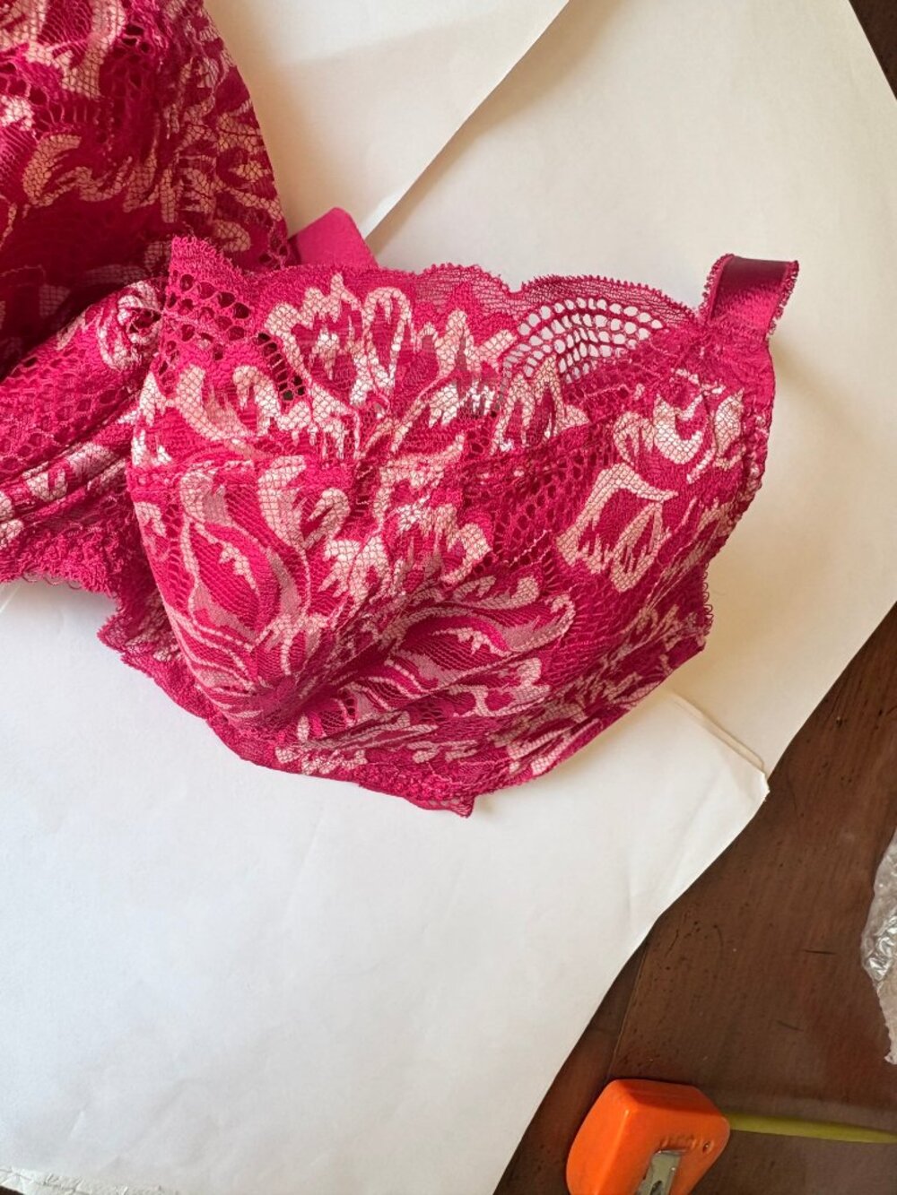 NWOT Fantasie Emmaline side support bra in 32FF. Pretty fuchsia red. - Picture 4 of 5